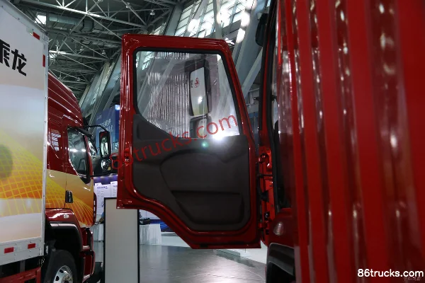 Dongfeng Liuqi Chenglong H5 medium truck 4X2(6 wheels) 190hp hybrid van cargo truck (China VI) Cab (1) | 86Trucks