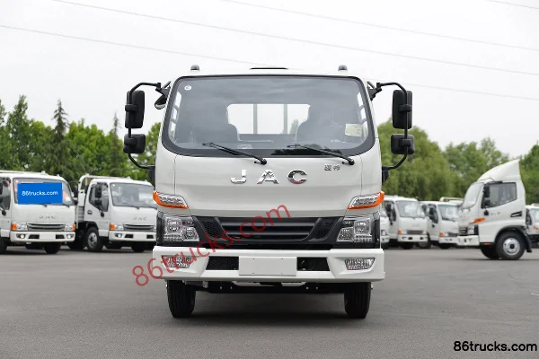JAC Junling V5 116 hp 4X2(6 wheels) 4.18m Single Row Stake Truck Exterior (2) | 86Trucks