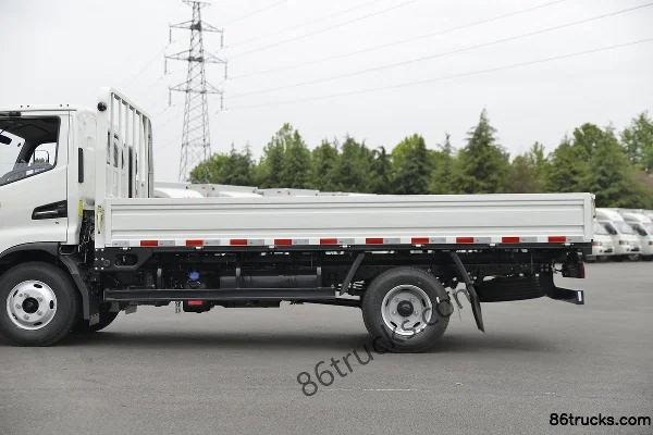 JAC Junling V5 116 hp 4X2(6 wheels) 4.18m Single Row Stake Truck Body (2) | 86Trucks