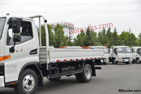 JAC Junling V5 116 hp 4X2(6 wheels) 4.18m Single Row Stake Truck Body (1) | 86Trucks