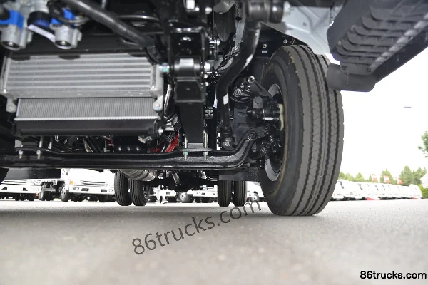 JAC Junling V5 132hp 4X2(6 wheels) 3.89m semi-sleeper flatbed light truck (China VI) Chassis (3) | 86Trucks