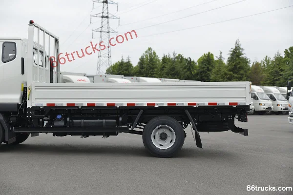 JAC Junling V5 132hp 4X2(6 wheels) 3.89m semi-sleeper flatbed light truck (China VI) Body (2) | 86Trucks