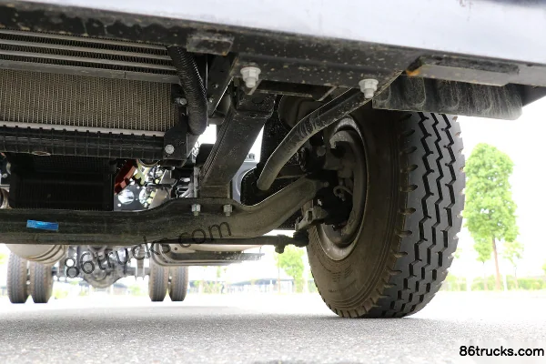 JAC Dewos V8 195 hp 4X2(6 wheels) 9.075m single-row van cargo truck (China VI) Chassis (3) | 86Trucks