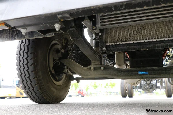 JAC Dewos V8 195 hp 4X2(6 wheels) 9.075m single-row van cargo truck (China VI) Chassis (2) | 86Trucks