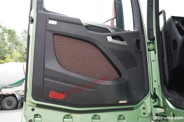 FAW Jiefang J7 camion lourd Édition Classique 560 ch 8X4(12 roues) camion porteur fourgon 9,5 m (ralentisseur hydraulique) Cabine (2) | 86Tr