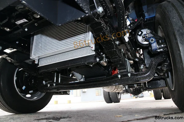 JAC Shuailing Q7 Comfort Edition 170 hp 4X2(6 wheels) 5.175m single-row stake truck (China VI) Chassis (3) | 86Trucks