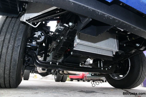 JAC Shuailing Q7 Comfort Edition 170 hp 4X2(6 wheels) 5.175m single-row stake truck (China VI) Chassis (2) | 86Trucks