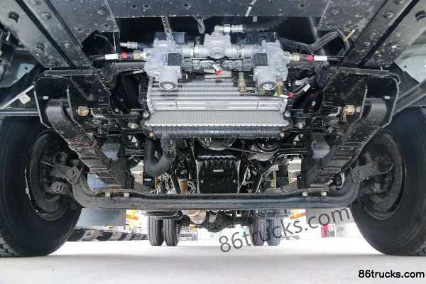 JMC Kaiyun Strong Edition 116hp 4X2(6 wheels) 3.97m single-row refrigerated truck Chassis (1) | 86Trucks