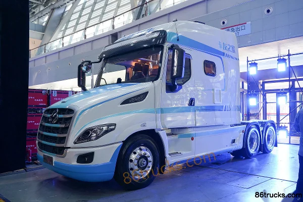 Dongfeng Liuqi Chenglong T7L Living Cabin 600 hp 6X4(10 wheels) AMT automatic tractor truck (China VI) Exterior (2) | 86Trucks