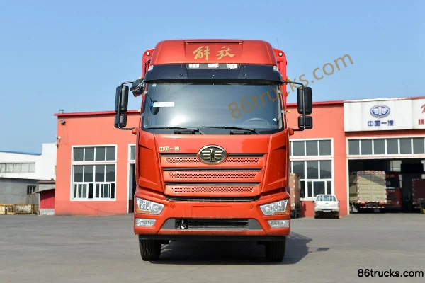 FAW Jiefang J6L medium truck Jingying Edition 240 hp 4X2(6 wheels) 6.75m stake truck Exterior (2) | 86Trucks