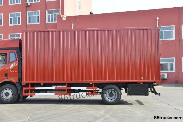 FAW Jiefang J6L Medium Truck Classic Edition 240 hp 4X2(6 wheels) 6.8m Van Cargo Truck Body (2) | 86Trucks