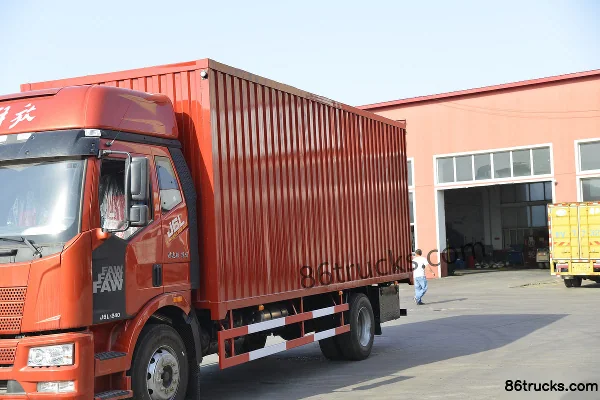 FAW Jiefang J6L Medium Truck Classic Edition 240 hp 4X2(6 wheels) 6.8m Van Cargo Truck Body (1) | 86Trucks