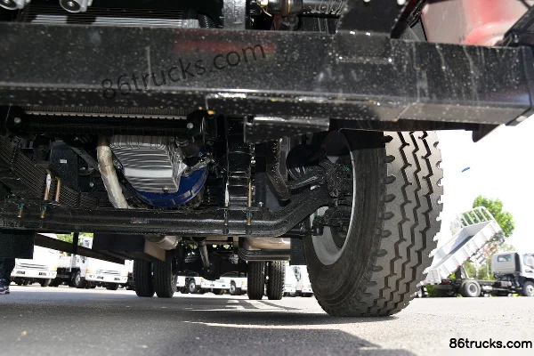 JAC Dewos V9 170hp 4X2(6 wheels) 6.8m Half-row Stake Truck Chassis (3) | 86Trucks