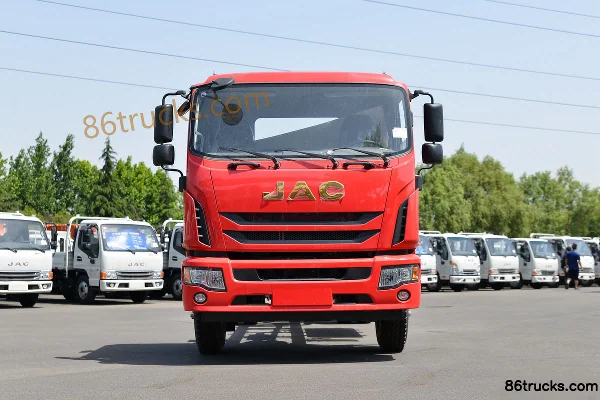 JAC Dewos Q9 220 hp 4X2(6 wheels) 5.48m Cab-over Stake Cargo Truck Exterior (2) | 86Trucks