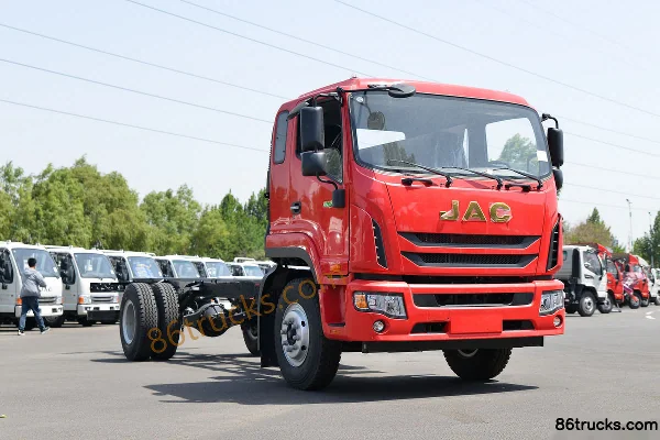 JAC Dewos Q9 220 hp 4X2(6 wheels) 5.48m Cab-over Stake Cargo Truck Exterior