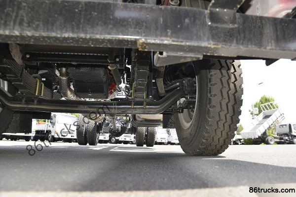 JAC Dewos Q9 220 hp 4X2(6 wheels) 5.48m Cab-over Stake Cargo Truck Chassis (3) | 86Trucks