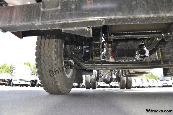 JAC Dewos Q9 220 hp 4X2(6 wheels) 5.48m Cab-over Stake Cargo Truck Chassis (2) | 86Trucks