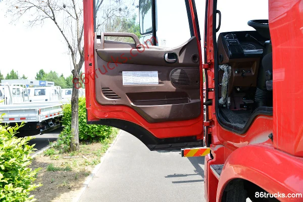 JAC Gallop A5L medium truck 220 hp 4X2(6 wheels) 6.8 m stake truck Cab (2) | 86Trucks