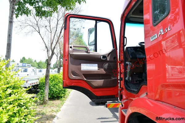 JAC Gallop A5L medium truck 220 hp 4X2(6 wheels) 6.8 m stake truck Cab (1) | 86Trucks