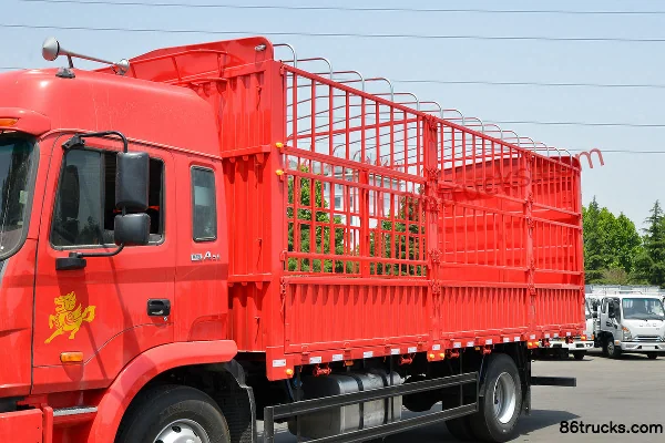 JAC Gallop A5L medium truck 220 hp 4X2(6 wheels) 6.8 m stake truck Body (1) | 86Trucks