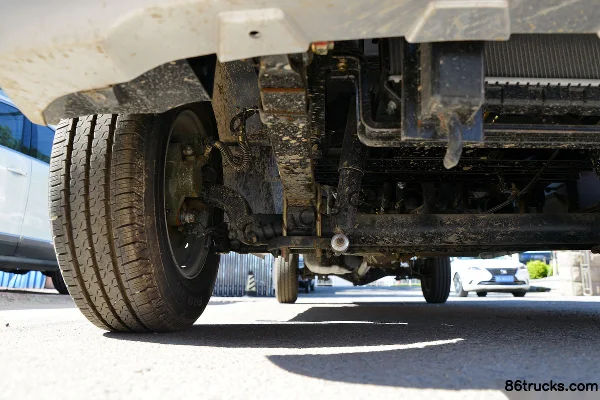 Kama Ruijie 1.6L 122 hp 4X2(6 wheels) gasoline 2.35m double-row flatbed micro truck (China VI) Chassis (2) | 86Trucks