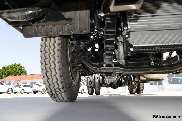 JAC Dewos V8 195hp 4X2(6 wheels) 5.48m Semi-panel Van Cargo Truck (China VI) Chassis (2) | 86Trucks