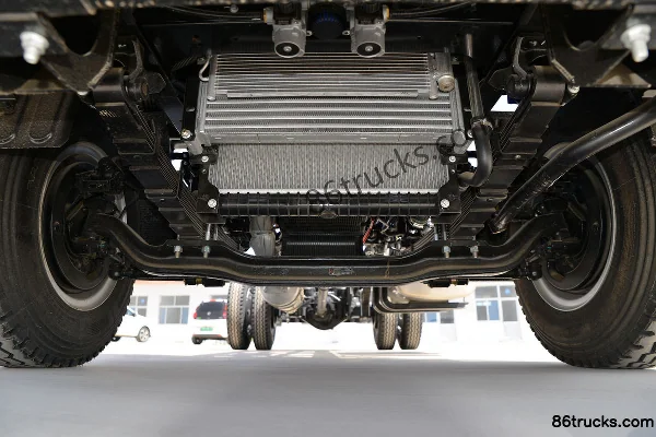JAC Dewos V8 195hp 4X2(6 wheels) 5.48m Semi-panel Van Cargo Truck (China VI) Chassis (1) | 86Trucks