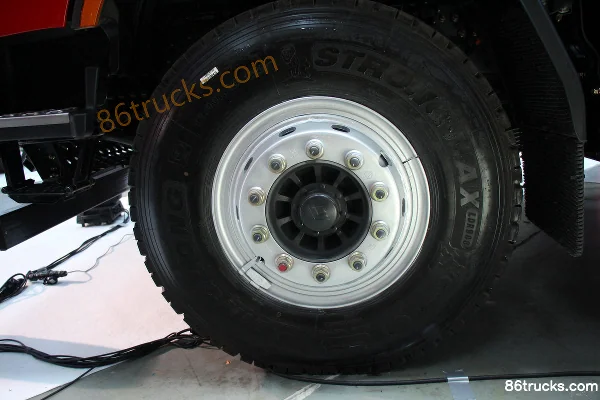 Dongfeng Liuqi Chenglong H7 400 hp 6X4(10 wheels) Hybrid Dump Truck Chassis (3) | 86Trucks