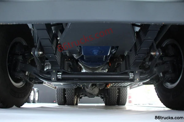 Dongfeng Liuqi Chenglong H7 400 hp 6X4(10 wheels) Hybrid Dump Truck Chassis (2) | 86Trucks