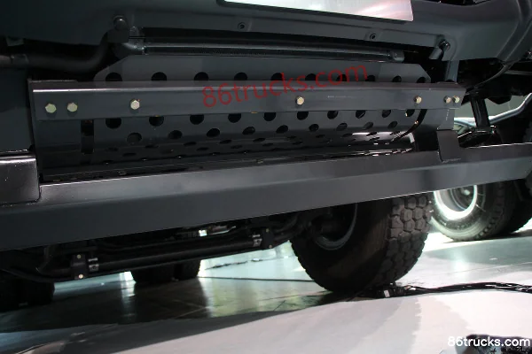 Dongfeng Liuqi Chenglong H7 400 hp 6X4(10 wheels) Hybrid Dump Truck Chassis (1) | 86Trucks