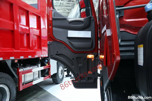 Dongfeng Liuqi Chenglong H7 Lightweight Edition 510hp 6X4(10 wheels) Tractor Truck Cab (3) | 86Trucks