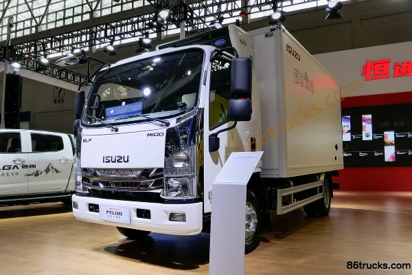Qingling Isuzu M100 120hp 4X2(6 wheels) 4.015m Refrigerated Truck (China VI) Exterior (3) | 86Trucks