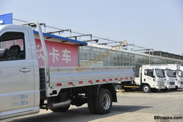 Kama Ruijie 1.6L 122hp 4X2(6 wheels) 3.7m Single Row Stake Micro Truck (China VI) Body (1) | 86Trucks