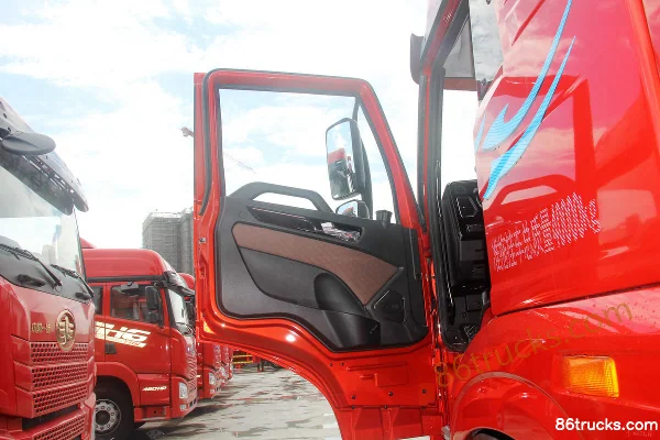 FAW Jiefang Qingdao HanVH camion lourd 460 ch 6X4(10 roues) tracteur routier Cabine (1) | 86Trucks