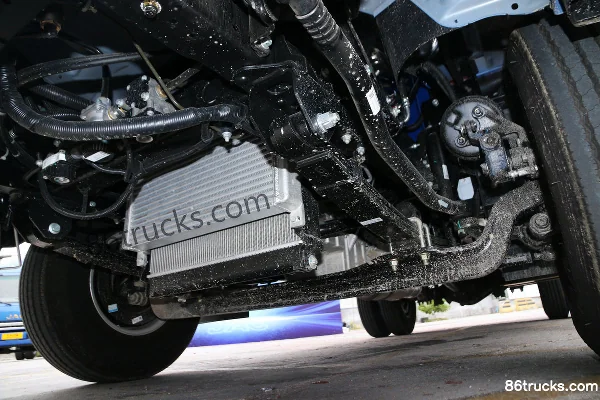 JAC Shuailing Q6 160 hp 4X2(6 wheels) 4.12m Single Row Van Light Truck Chassis (3) | 86Trucks