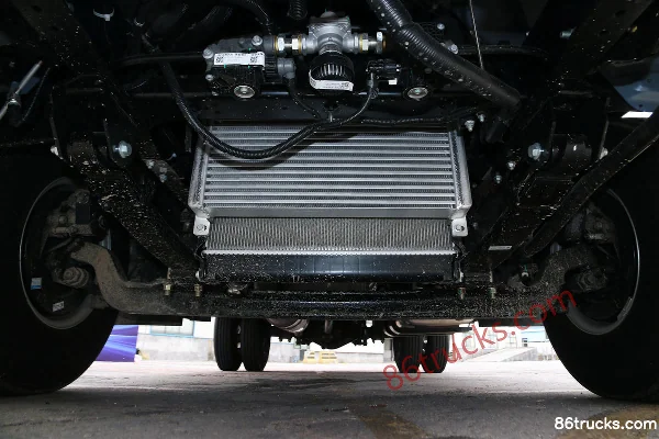 JAC Shuailing Q6 160 hp 4X2(6 wheels) 4.12m Single Row Van Light Truck Chassis (1) | 86Trucks