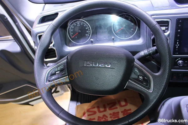 Qingling Isuzu M600 4X2(6 wheels) 4.5m hydrogen fuel cell van light truck 47.69kWh Interior (3) | 86Trucks