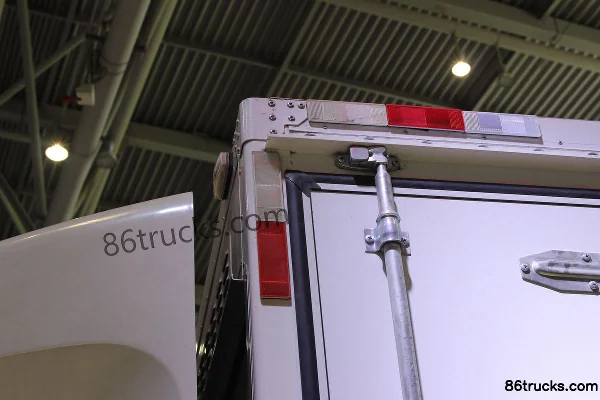 Qingling Isuzu M600 4X2(6 wheels) 4.5m hydrogen fuel cell van light truck 47.69kWh Body (2) | 86Trucks