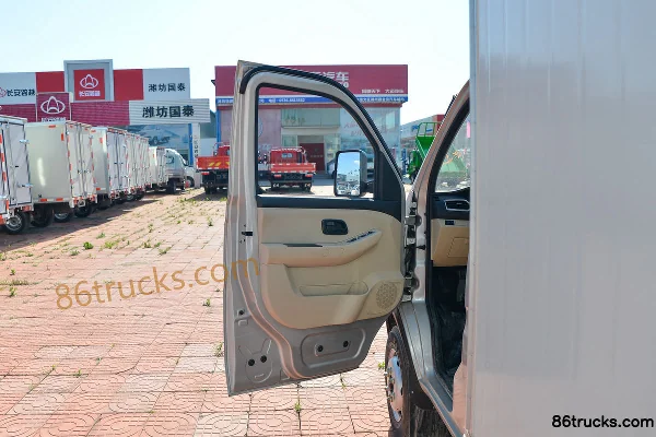 Changan Kuayue Wang X3 Comfort Edition 1.6L Gasoline 122hp 4X2(6 wheels) 3.285m Single Row Van Mini Truck (China VI) Cab (1) | 86Trucks