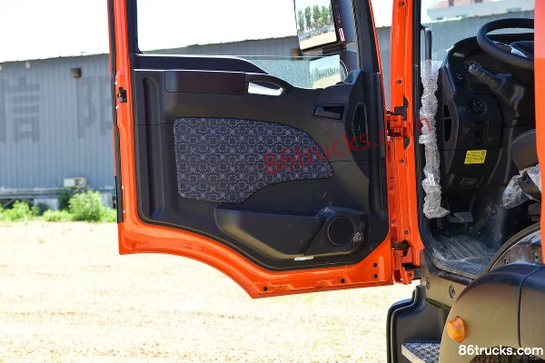 Sinotruk SitrakSITRAK G5 camion moyen 240 ch 4X2(6 roues) 6.8 m camion porteur à ridelles Cabine (2) | 86Trucks
