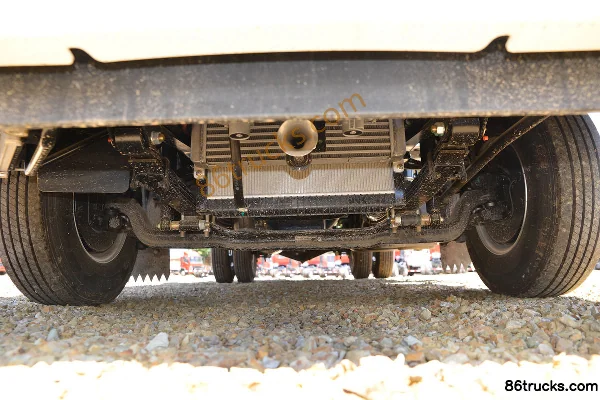 Sinotruk HOWO Tongshuai 130 hp 4X2(6 wheels) 3.85 m crew cab flatbed light truck Chassis (1) | 86Trucks