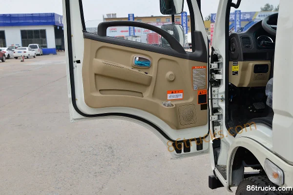 Feidi V2 130hp 4X2(6 wheels) Compressed Garbage Truck (China VI) (Wuzheng Brand) Cab (2) | 86Trucks