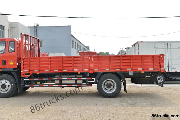 Sinotruk HOWO Hanjiang 170 ch 4X2(6 roues) camion porteur à ridelles 5,2 m cabine avec couchette Carrosserie (2) | 86Trucks