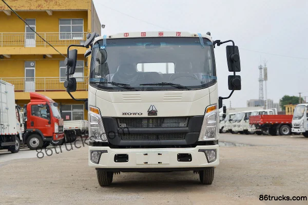 Sinotruk HOWO Hanjiang 130hp 4X2(6 wheels) 3.85m Semi-row Flatbed Light Truck (Fast Gear 8-speed) Exterior (2) | 86Trucks