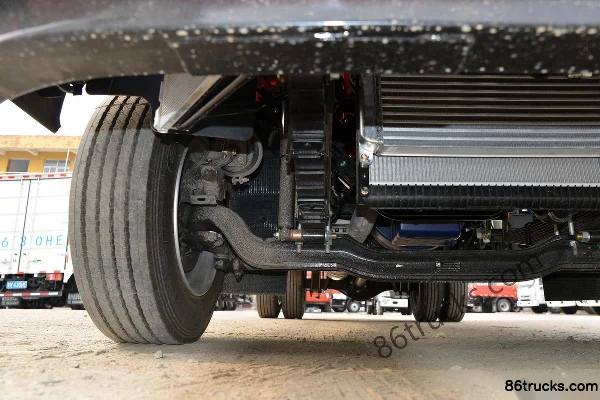 Sinotruk HOWO Hanjiang 160hp 4X2(6 wheels) 5.2m Cab-over Cargo Truck (China VI) Chassis (2) | 86Trucks