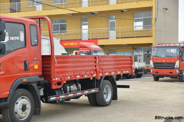 Sinotruk HOWO Hanjiang 160hp 4X2(6 wheels) 5.2m Cab-over Cargo Truck (China VI) Body (1) | 86Trucks