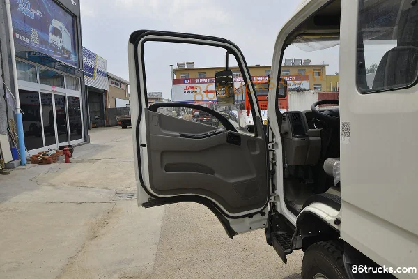JMC Kaiyun Blue Whale Standard 152 hp 4X2(6 wheels) 3.645m Crew Cab Stake Truck (1) | 86Trucks