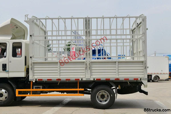 JMC Kaiyun Blue Whale Standard 152 hp 4X2(6 wheels) 3.645m Crew Cab Stake Truck Body (2) | 86Trucks