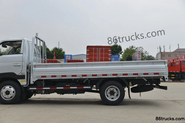 Sinotruk HOWO Xiaoshuai 130hp 4X2(6 wheels) 3.95m single-row flatbed mini truck (hydraulic brakes) Body (2) | 86Trucks
