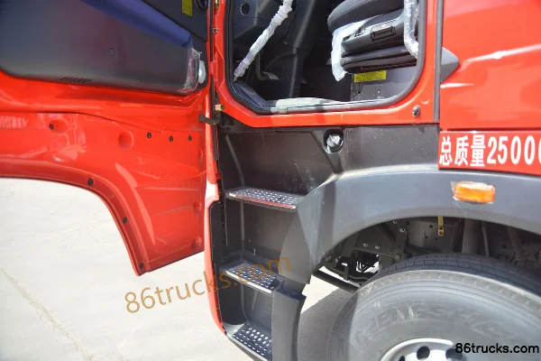 Sinotruk HOWO T7H heavy truck 480 hp 6X4(10 wheels) tractor truck (Sinotruk 12-speed) Cab (2) | 86Trucks